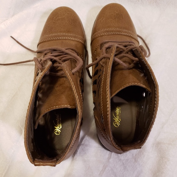 Wanted Taupe Bravado Ankle Boots w/side holes NIB! - Picture 4 of 8